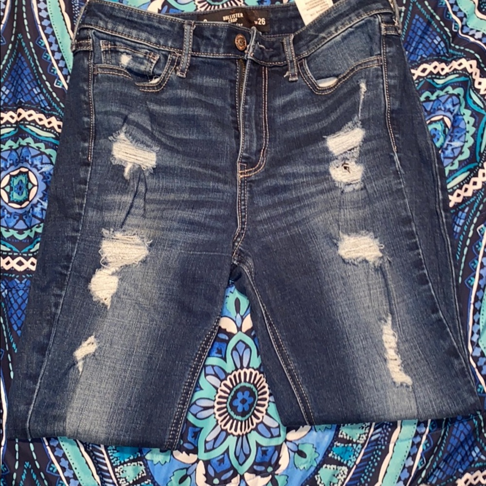 Hollister cropped pants